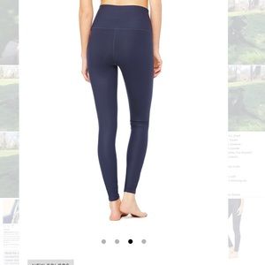 Women’s Alo yoga airbrush legging Navy glossy
